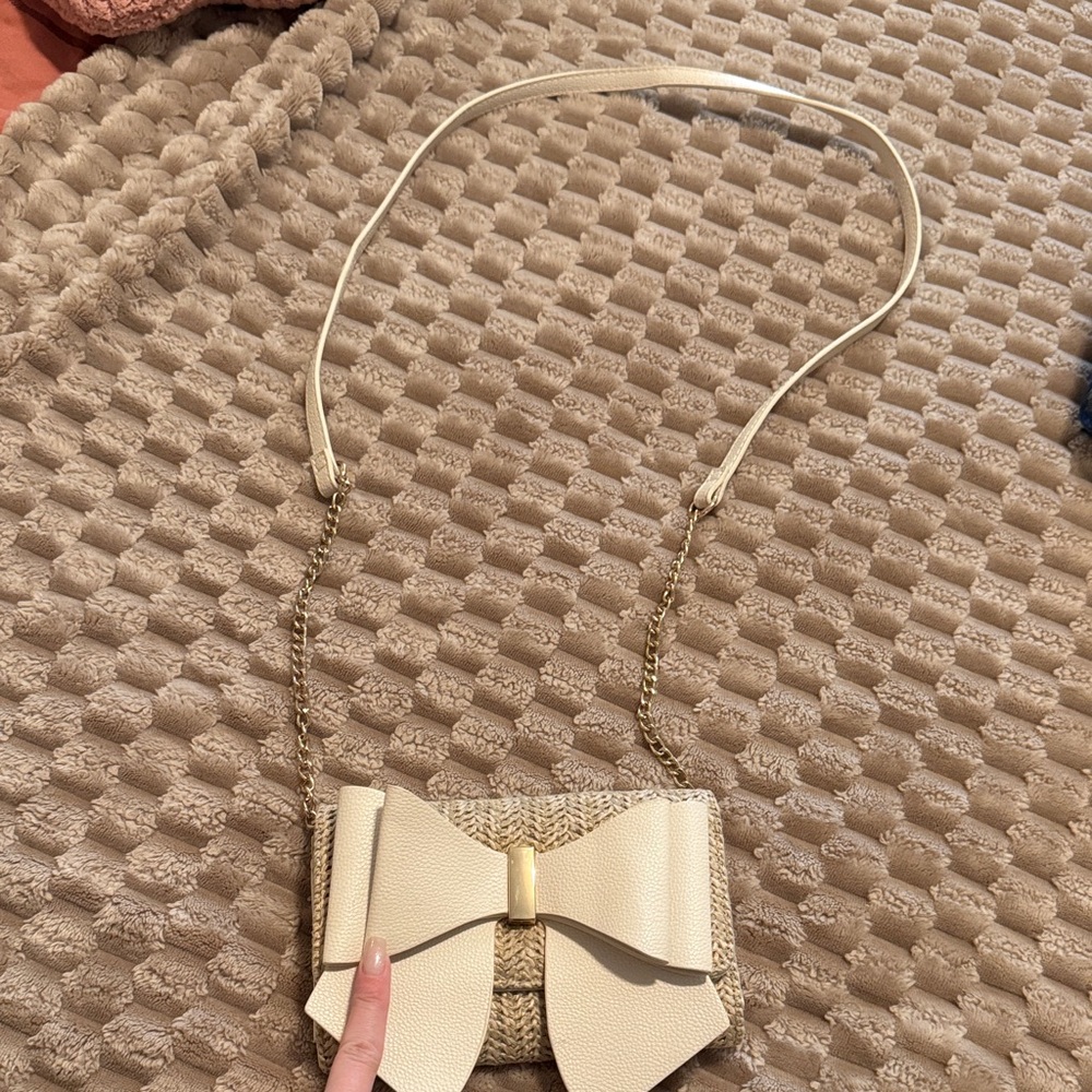 Women’s Cream Bow Straw Crossbody Bag
